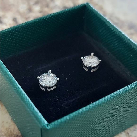 1 Carat Moissanite 925 Silver Sterling Stud Earrings - Picture 7 of 15